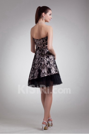 Lace Sweetheart Knee Length Dress