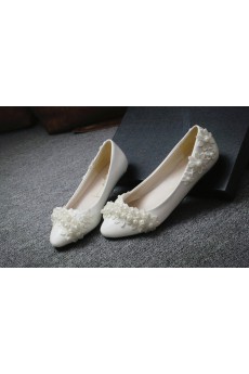 Handmade Lace Flowers Wedding Shoes with Imitation Pearls