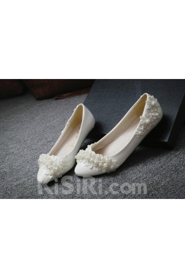 Handmade Lace Flowers Wedding Shoes with Imitation Pearls