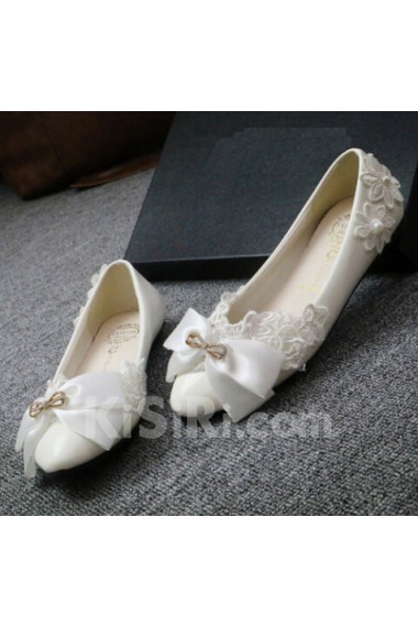 Handmade Lace Bow Wedding Shoes with Imitation Pearls and Rhinestone