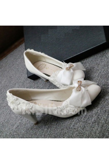 Handmade Lace Bow Wedding Shoes with Imitation Pearls and Rhinestone