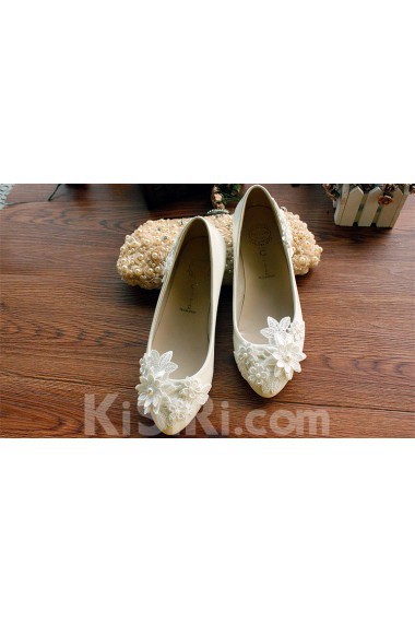 Handmade Lace Flowers Wedding Shoes with Imitation Pearls