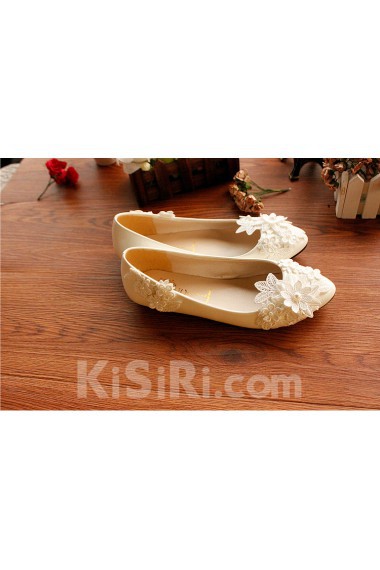 Handmade Lace Flowers Wedding Shoes with Imitation Pearls