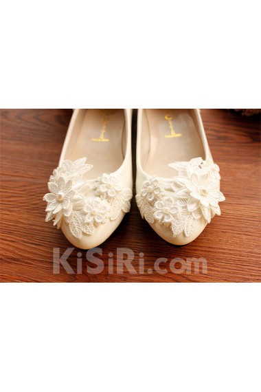 Handmade Lace Flowers Wedding Shoes with Imitation Pearls