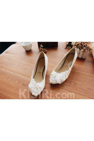 Handmade Lace Flowers Wedding Shoes with Imitation Pearls