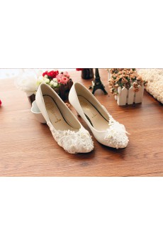 Handmade Lace Flowers Wedding Shoes with Imitation Pearls