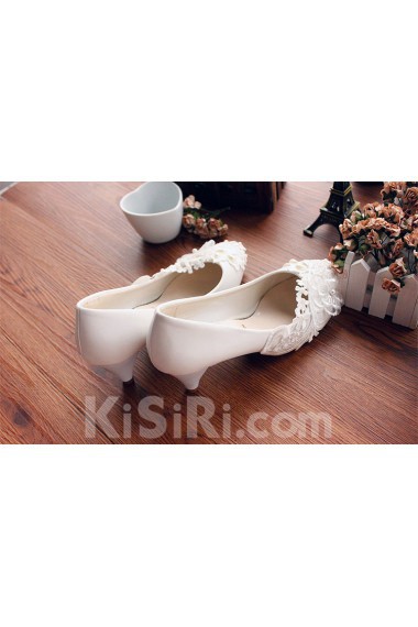 Handmade Lace Flowers Wedding Shoes with Imitation Pearls