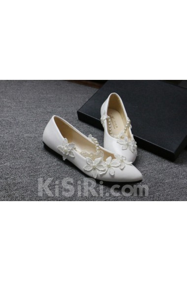 Handmade Lace Flowers Wedding Shoes with Imitation Pearls