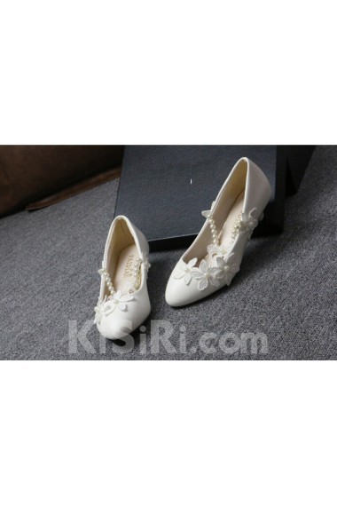 Handmade Lace Flowers Wedding Shoes with Imitation Pearls