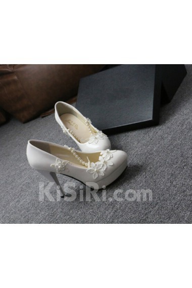 Handmade Lace Flowers Wedding Shoes with Imitation Pearls