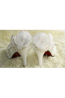 Handmade Lace Flowers Wedding Shoes with Imitation Pearls and Bows