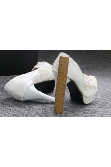 Handmade Lace Flowers Wedding Shoes with Imitation Pearls