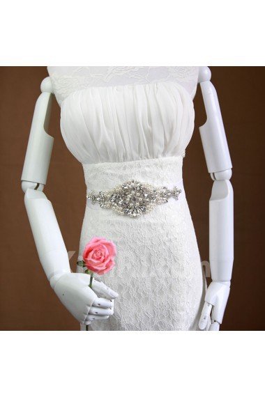 Luxurious Handmade Yarn Rhinestone Wedding Sash with Imitation Pearls