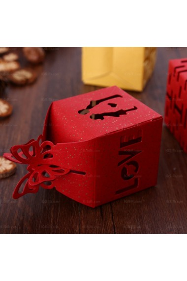 Classical Red Color Hollow Love Wedding Favor Boxes (12 Pieces/Set)