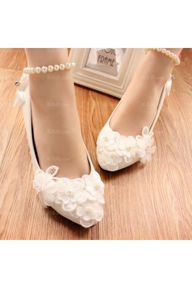 Elegant Lace Bridal Wedding Shoes with Flower and Pearl